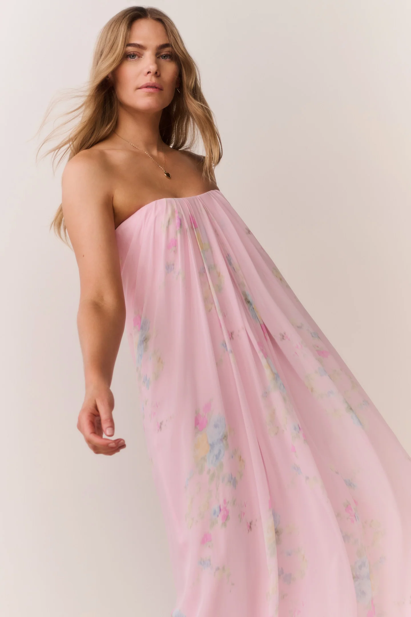 Emara trägerloser Blumen-Chiffon-Gewand