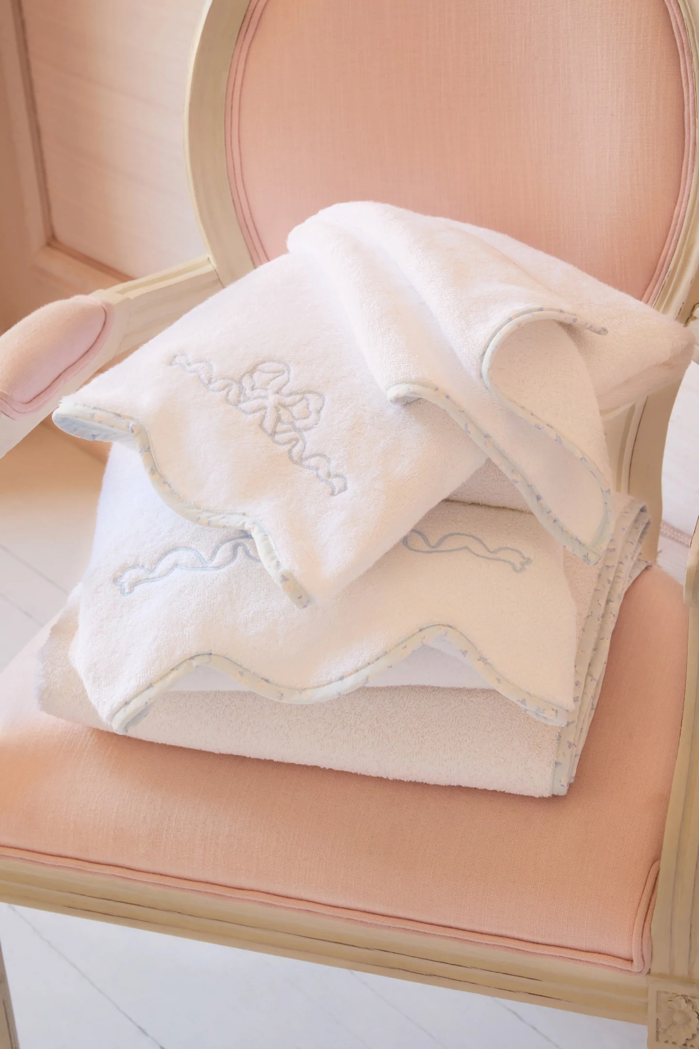 Handtuch mit Bogen-Embroidery