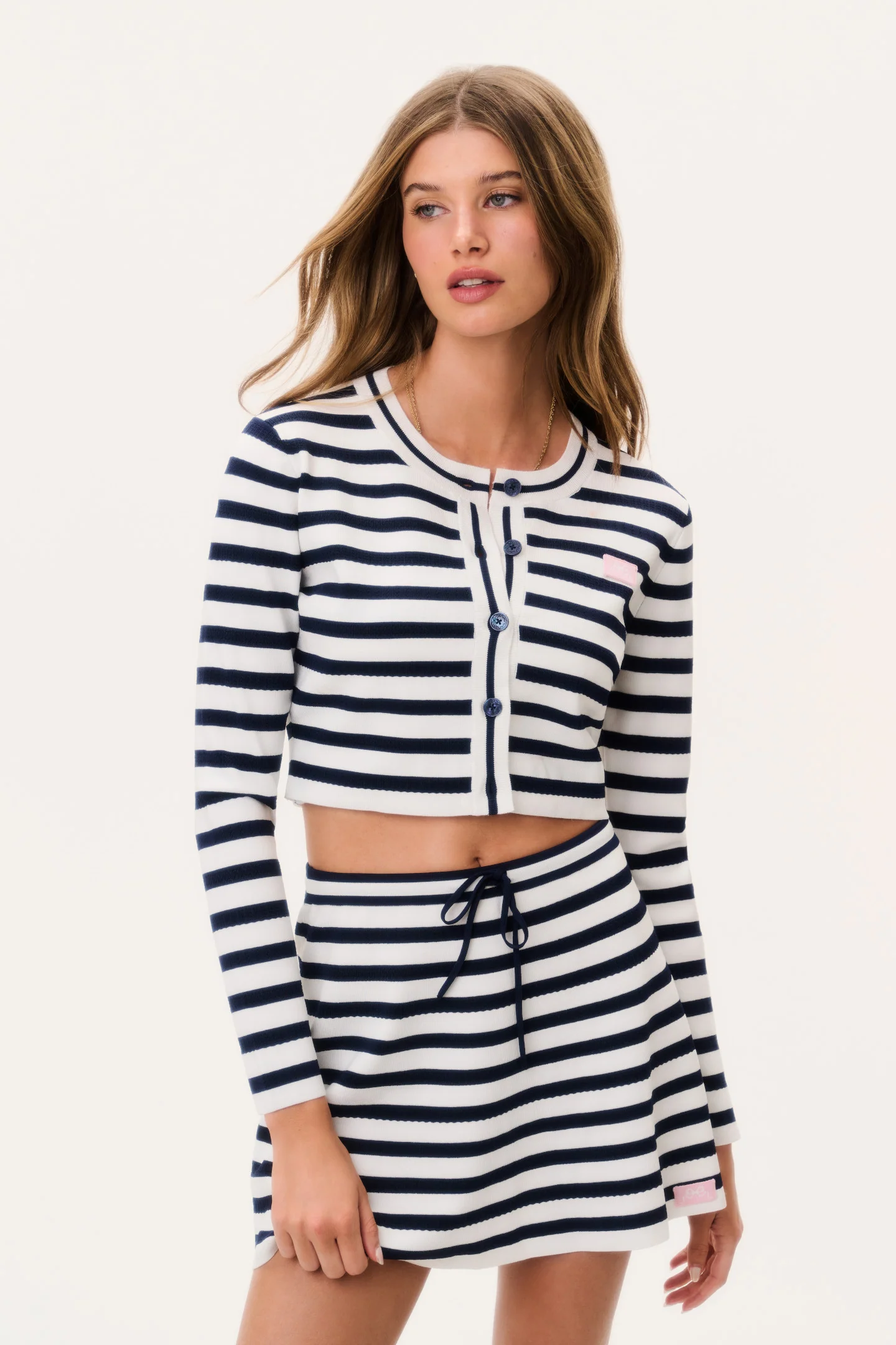 Avanette gestreifter dehnbare Strick-Pullover