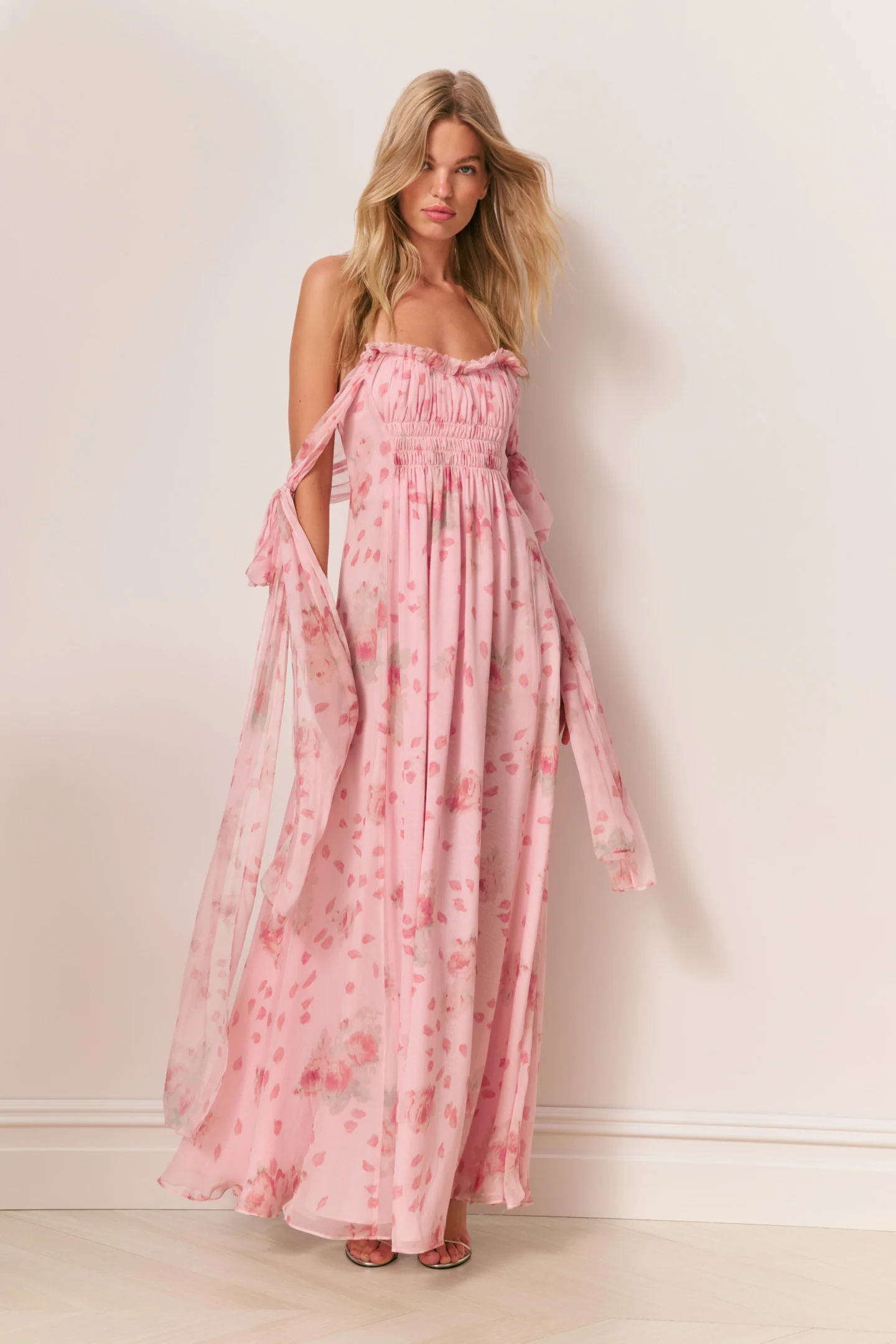 Marlana Blumen-Seiden-Chiffon-Maxikleid