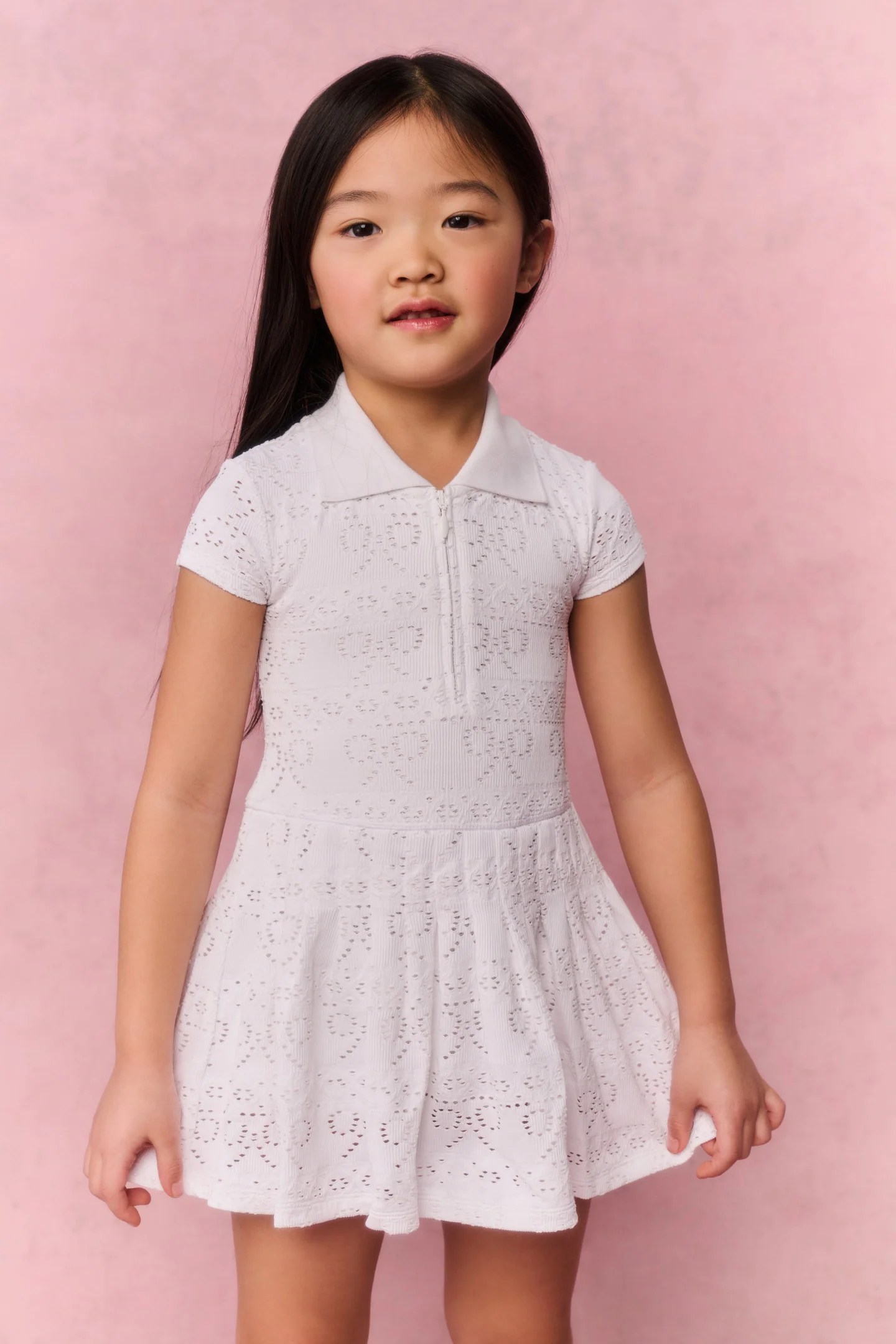 Kleines Mädchen Courtley Eyelet Aktivkleid