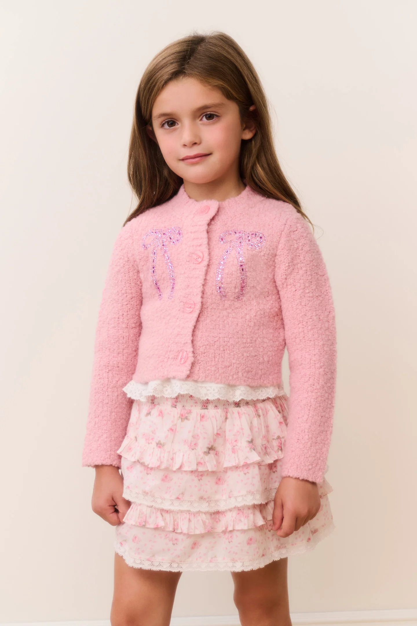 Kleines Mädchen Journelle verzierte Strickjacke Kleines Mädchen Journelle verzierte Strickjacke