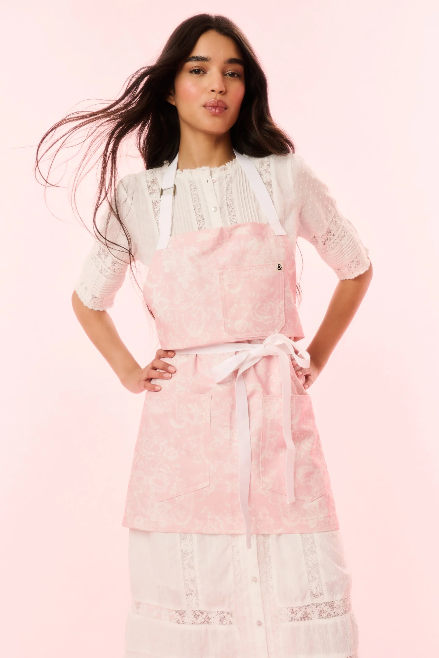LoveShackFancy X Hedley & Bennett Schürze in Perennial Pink