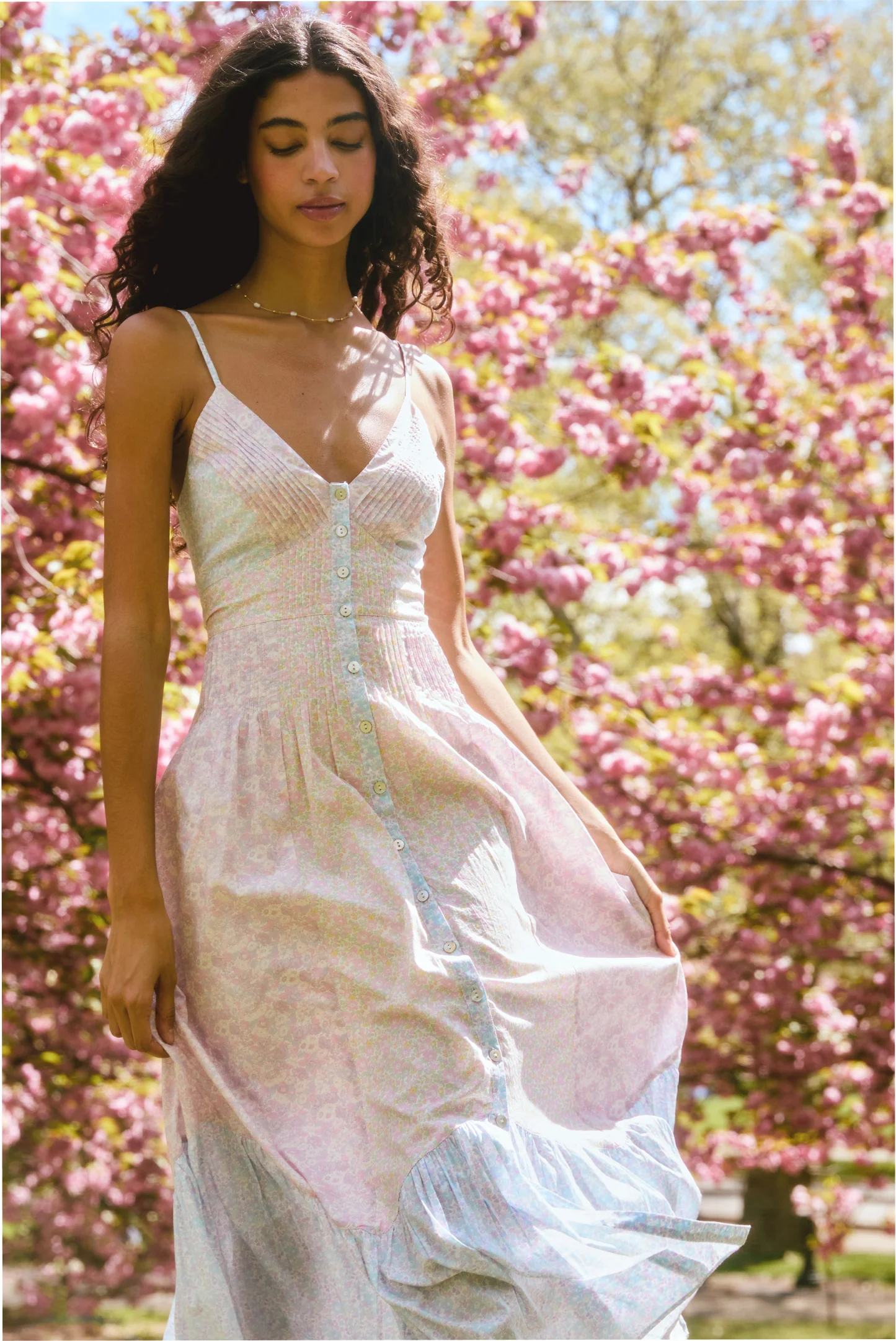 Esilda Maxi-Kleid aus Liberty-Stoffen hergestellt