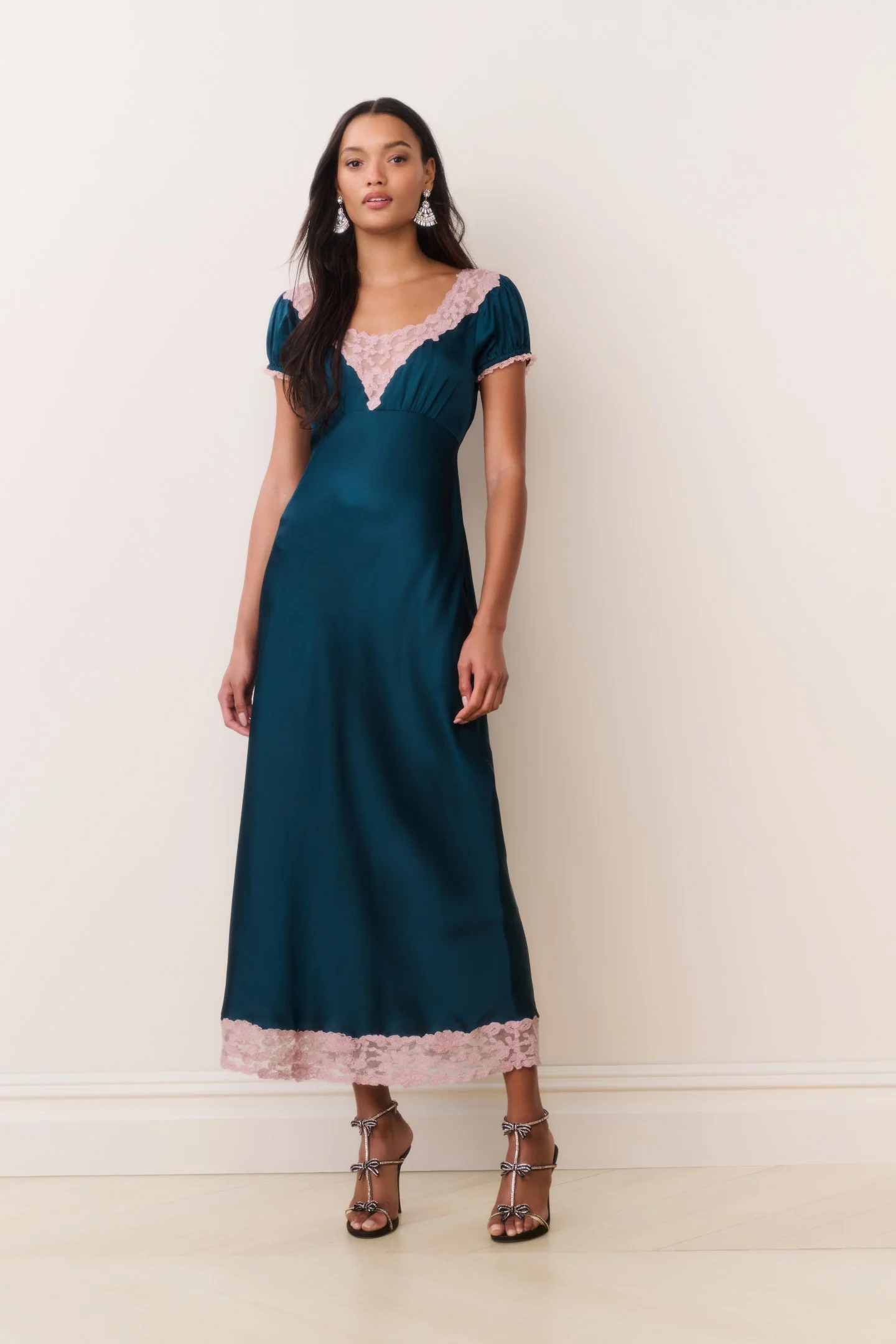 Taylis Satin-Spitzendesign Maxikleid
