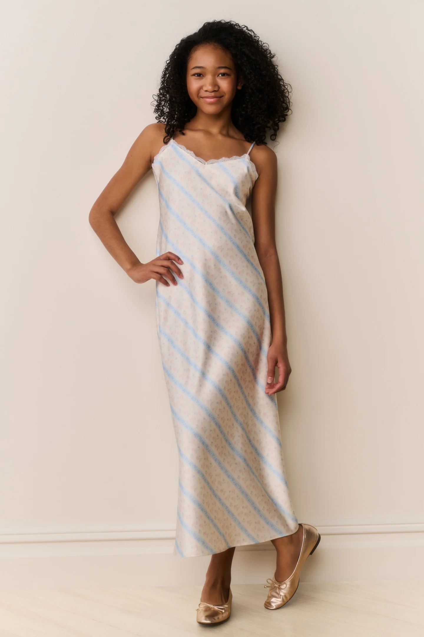 Tween Adelise Blumenstreifen-Maxikleid