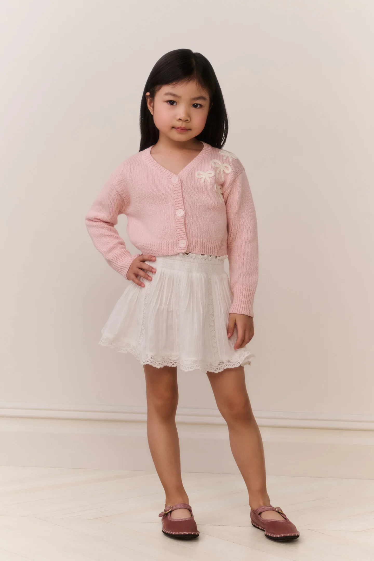 Kleines Mädchen Jayne Schleife Bestickter Cardigan