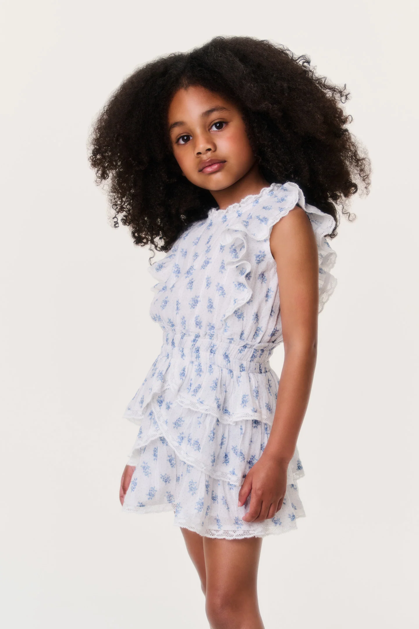 Kleines Mädchen Indigo-Wolken-Decker-Kleid