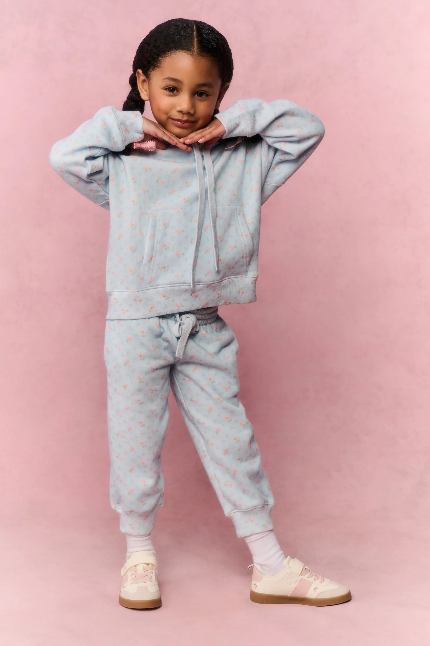 Kleines Mädchen Mini-Nacova-Strickjacke