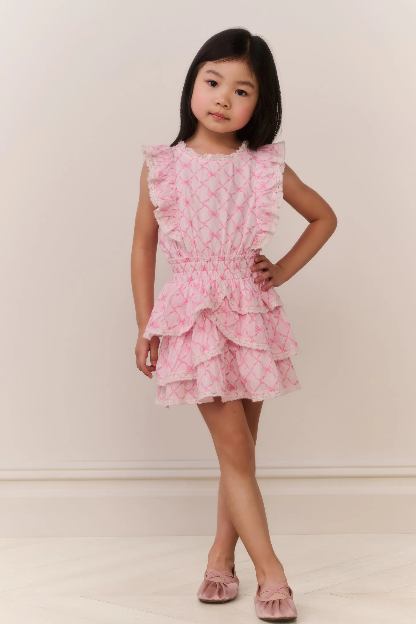Kleines Mädchen Herzchen Decker-Kleid