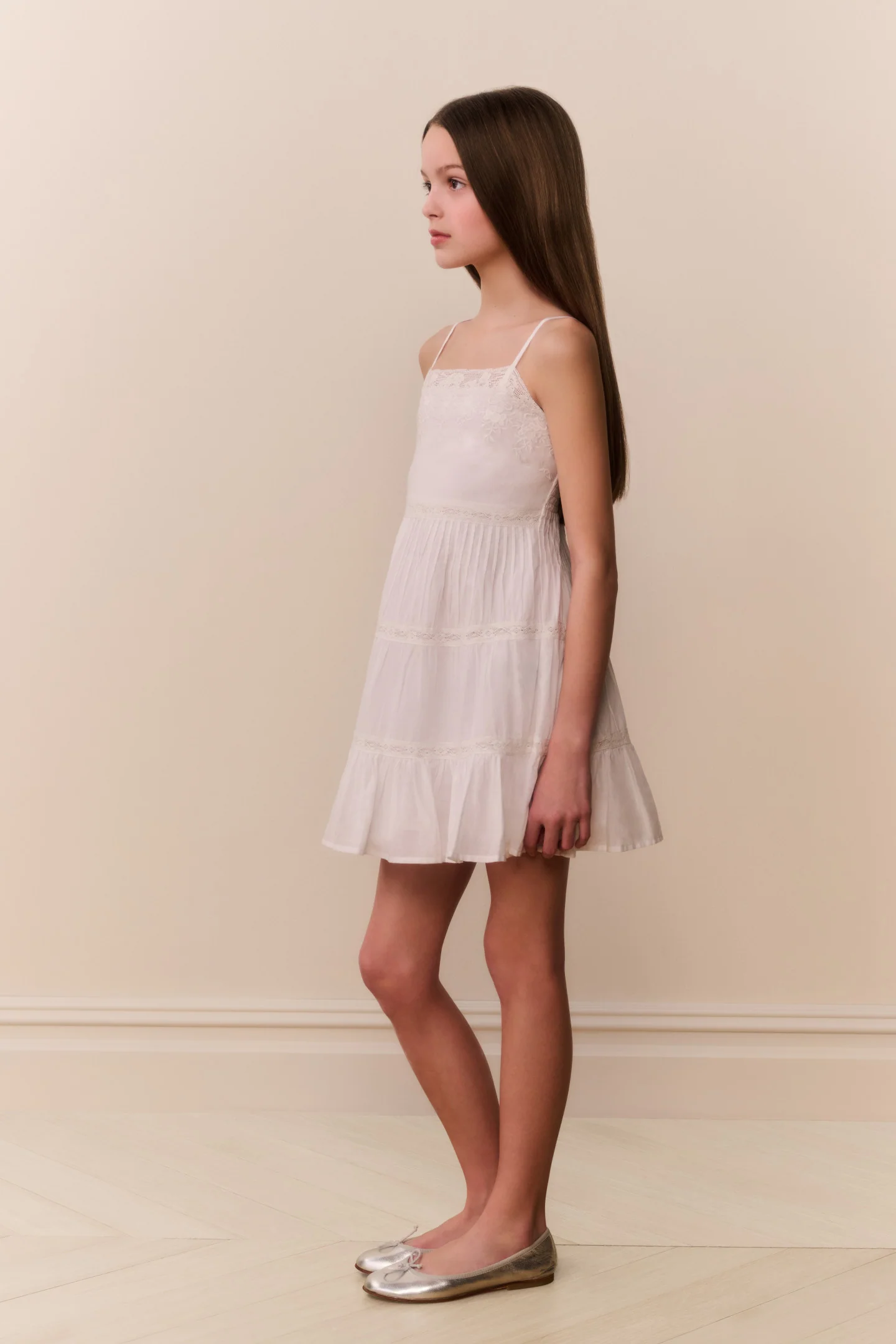 Zuri-Kleid aus Baumwolle mit Spitzenbesatz für Jugendliche