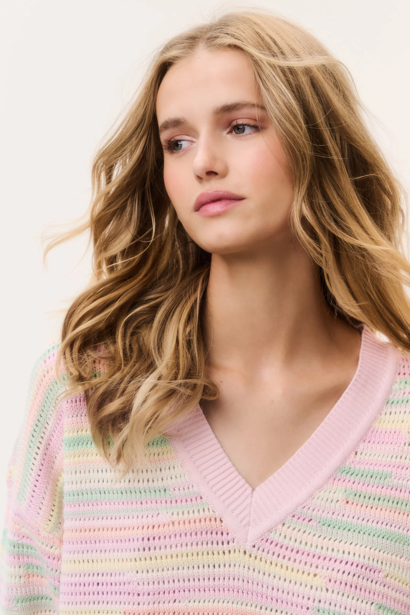 Marlieanna gestreifter Crochet-Pullover